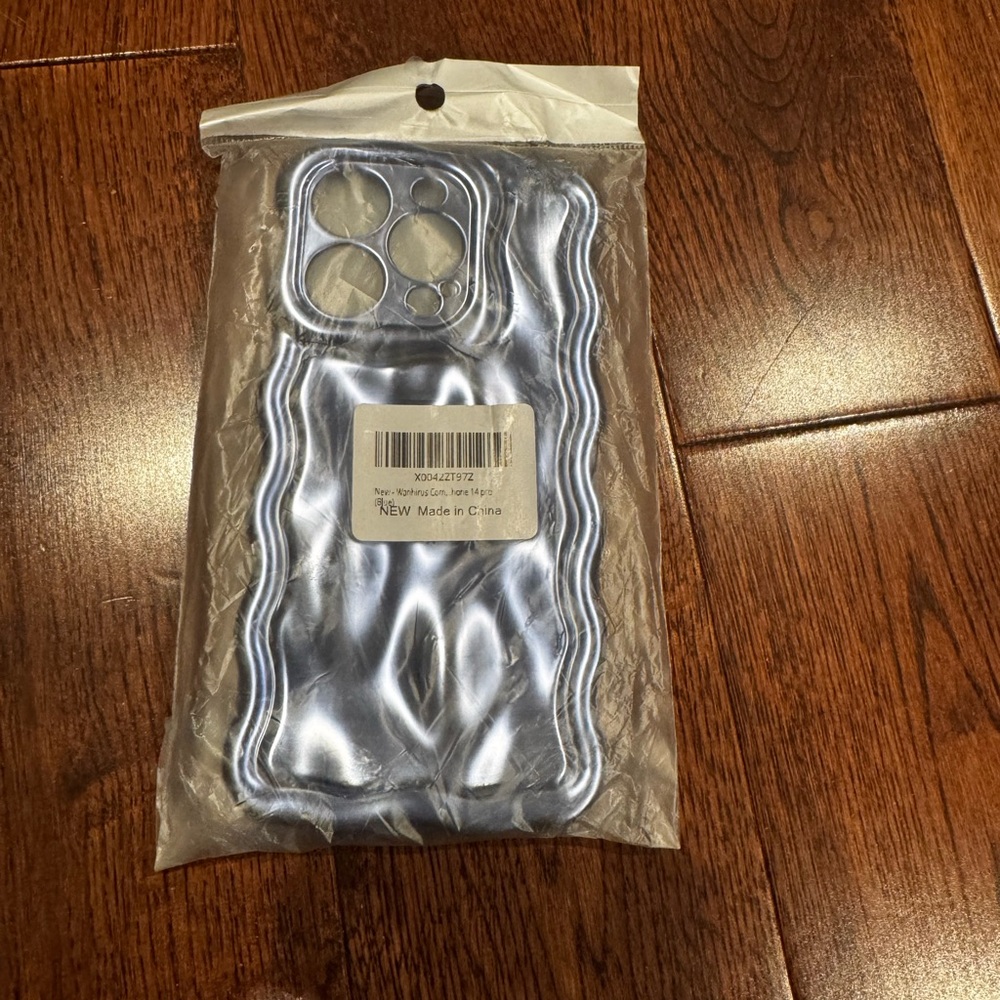 Blue wavy 14 pro Phone Case